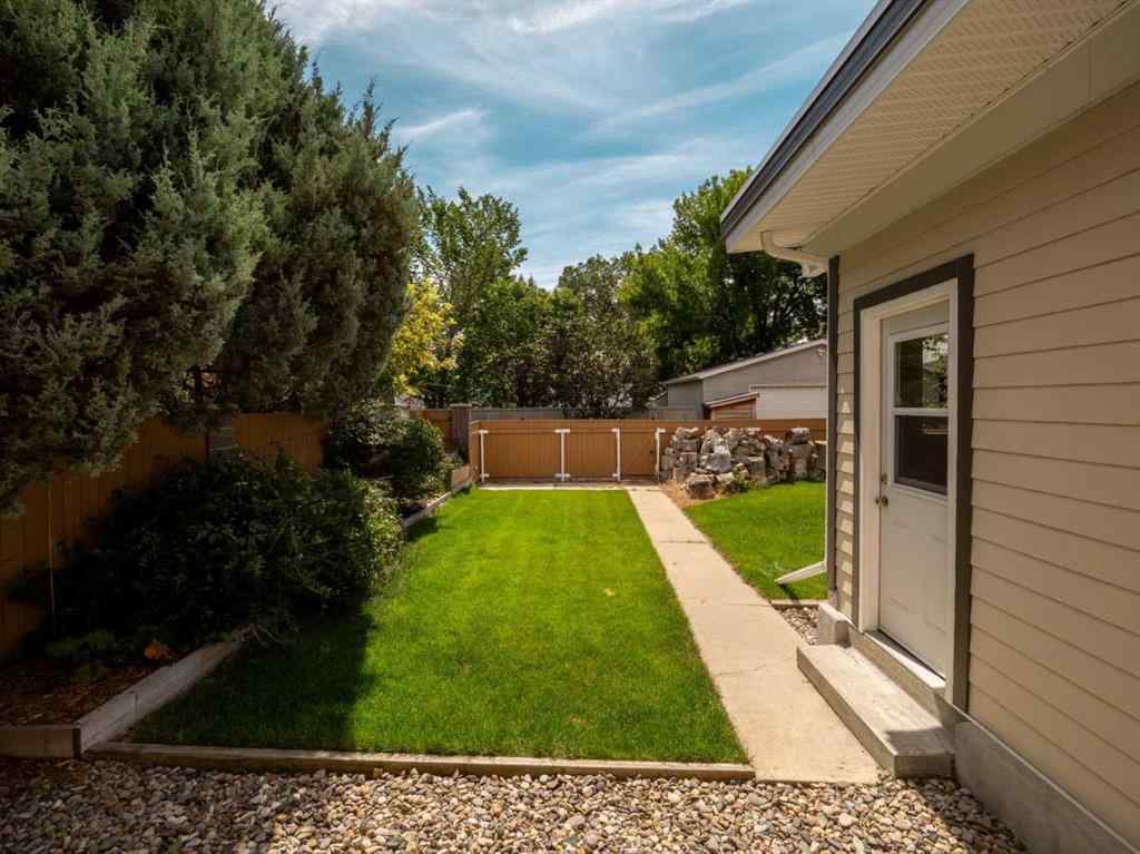 MLS® A2263439 - 310 Normandy Road S in Glendale Lethbridge, Residential