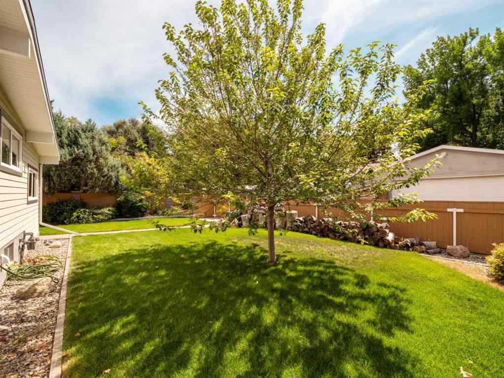 MLS® A2263439 - 310 Normandy Road S in Glendale Lethbridge, Residential