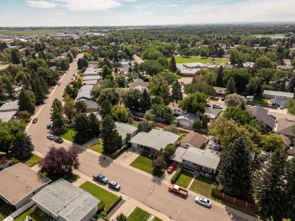 MLS® A2263439 - 310 Normandy Road S in Glendale Lethbridge, Residential