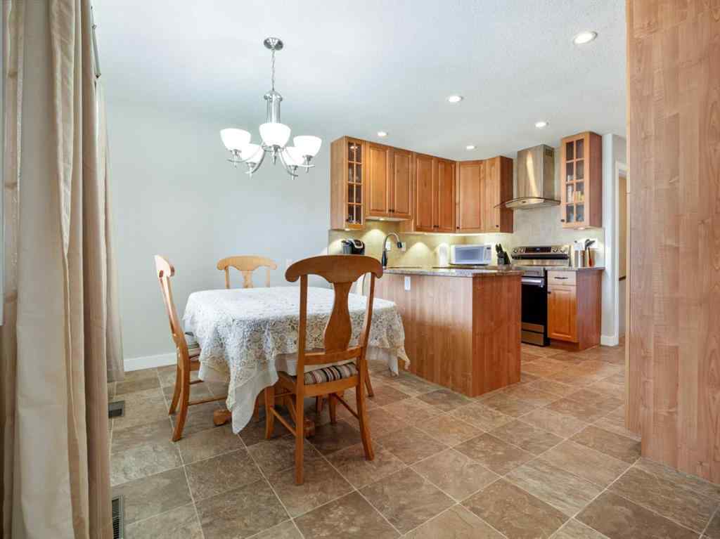 MLS® A2263439 - 310 Normandy Road S in Glendale Lethbridge, Residential