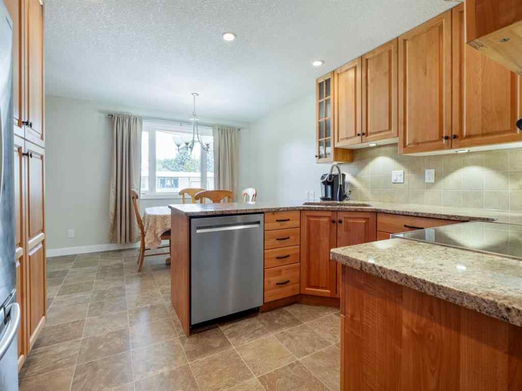 MLS® A2263439 - 310 Normandy Road S in Glendale Lethbridge, Residential