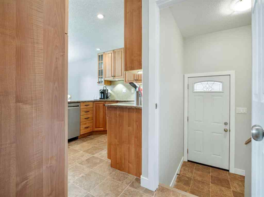 MLS® A2263439 - 310 Normandy Road S in Glendale Lethbridge, Residential