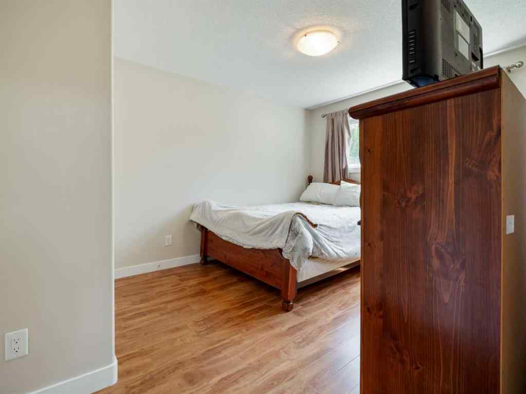 MLS® A2263439 - 310 Normandy Road S in Glendale Lethbridge, Residential