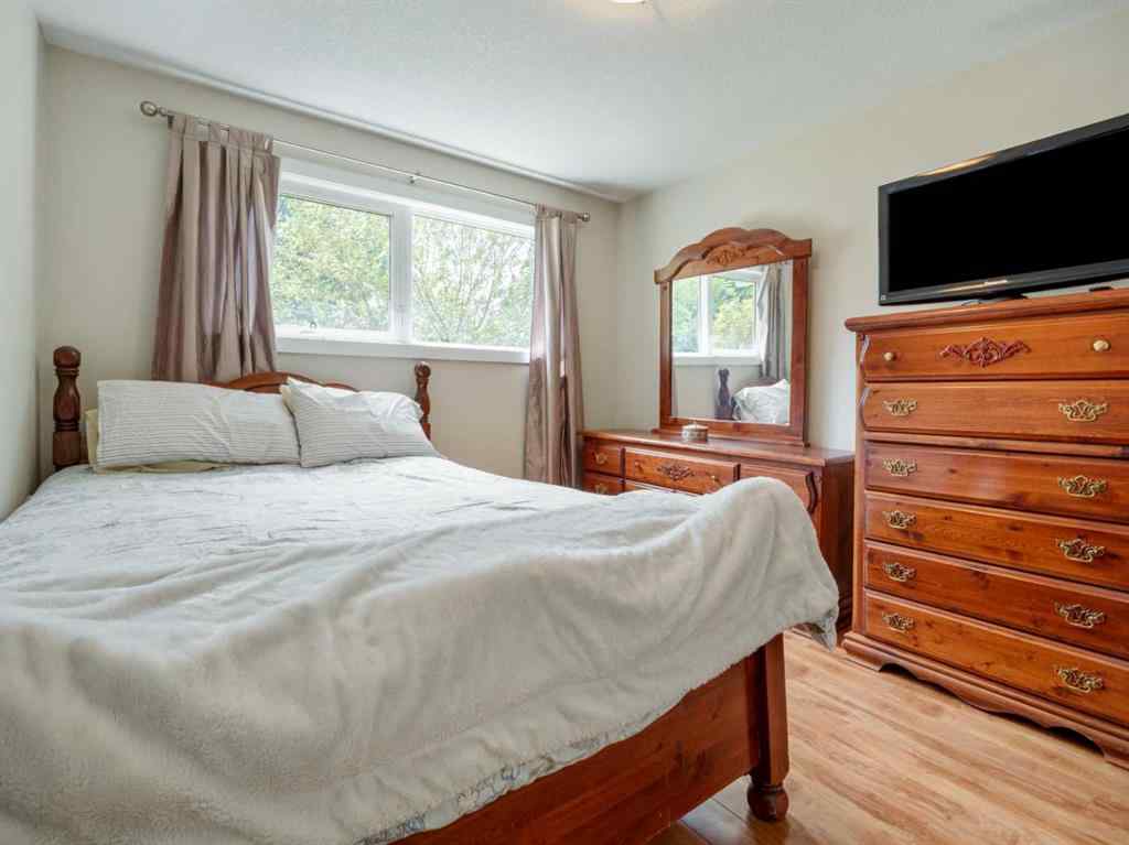 MLS® A2263439 - 310 Normandy Road S in Glendale Lethbridge, Residential