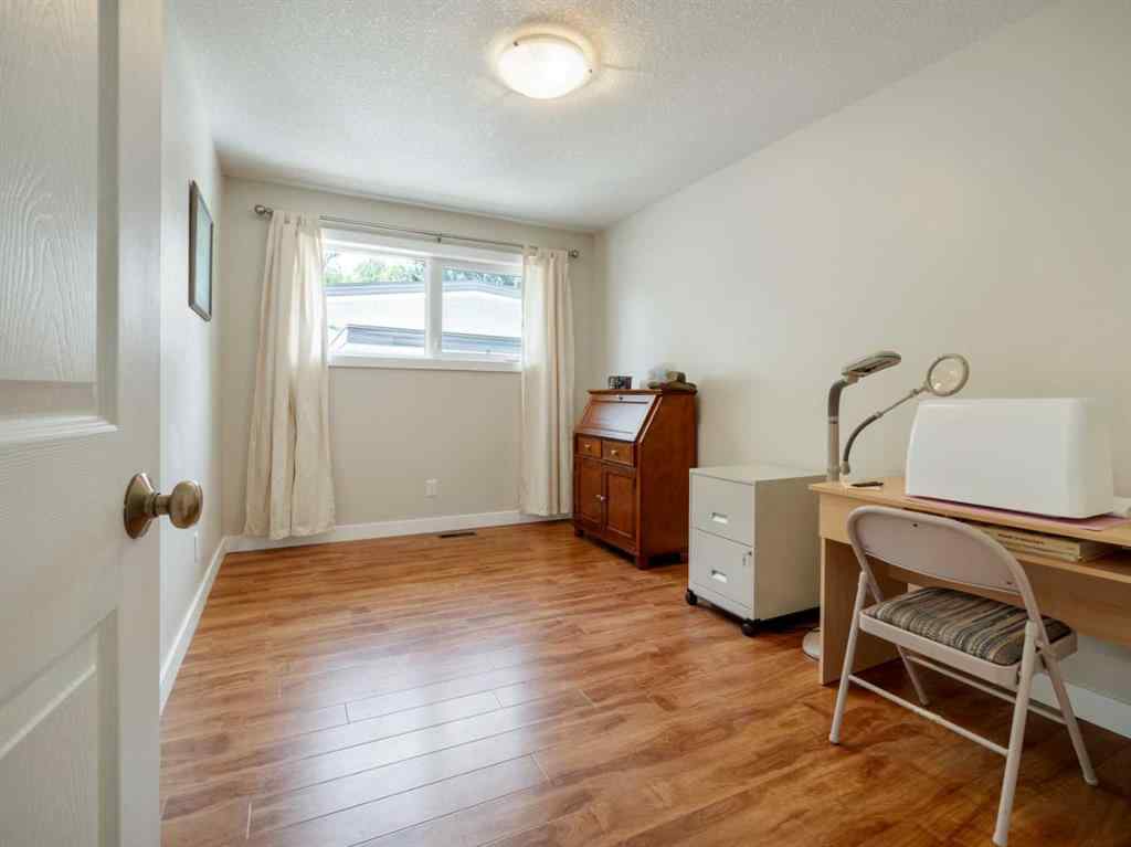 MLS® A2263439 - 310 Normandy Road S in Glendale Lethbridge, Residential