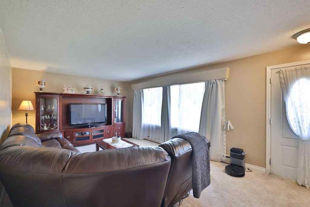 MLS® A2263443 - 50 N 100 W   in NONE Raymond, Residential