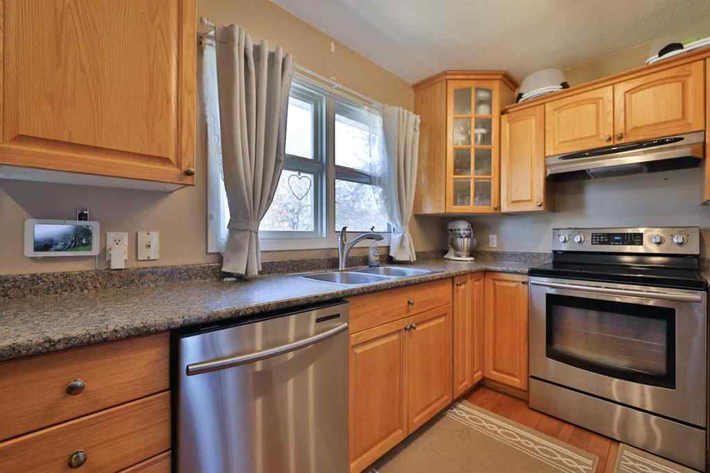 MLS® A2263443 - 50 N 100 W   in NONE Raymond, Residential