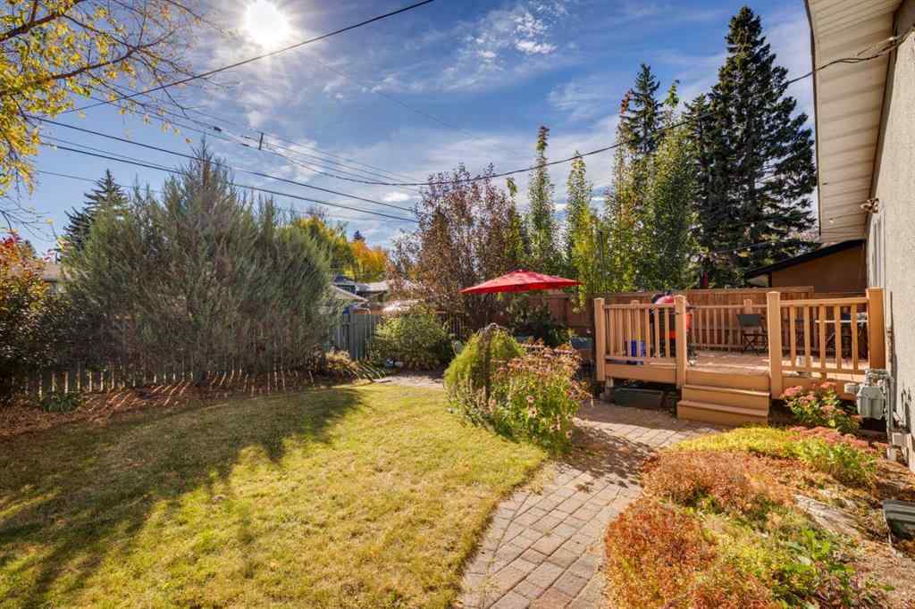 MLS® A2263456 - 114 Hallbrook Drive SW in Haysboro Calgary, Residential