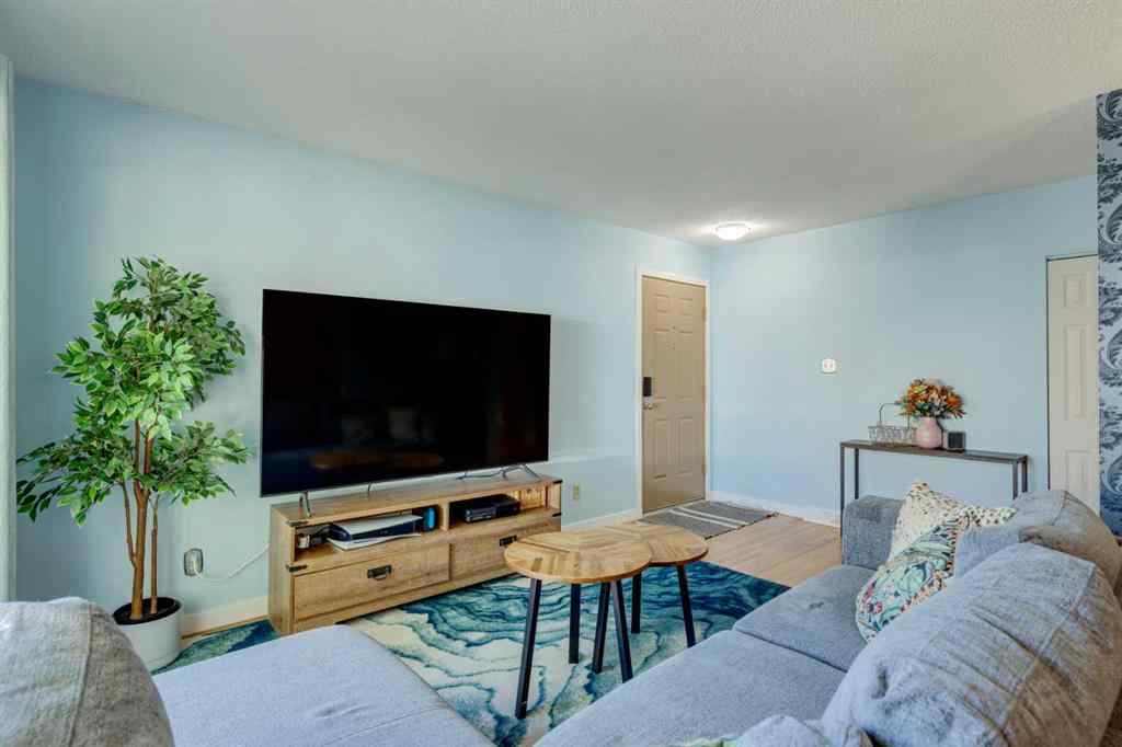 MLS® A2263456 - 114 Hallbrook Drive SW in Haysboro Calgary, Residential