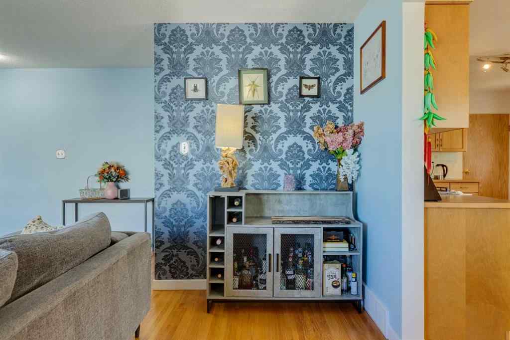 MLS® A2263456 - 114 Hallbrook Drive SW in Haysboro Calgary, Residential