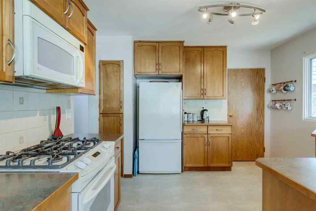 MLS® A2263456 - 114 Hallbrook Drive SW in Haysboro Calgary, Residential