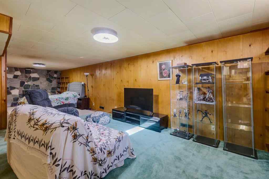 MLS® A2263456 - 114 Hallbrook Drive SW in Haysboro Calgary, Residential