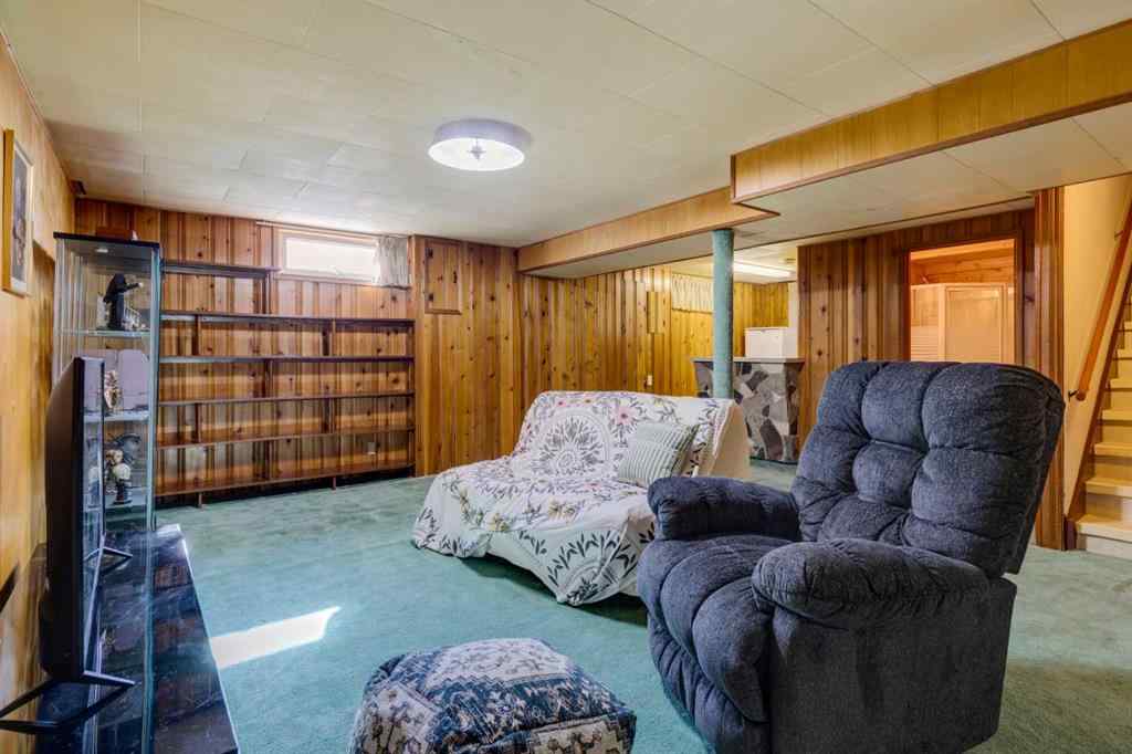 MLS® A2263456 - 114 Hallbrook Drive SW in Haysboro Calgary, Residential