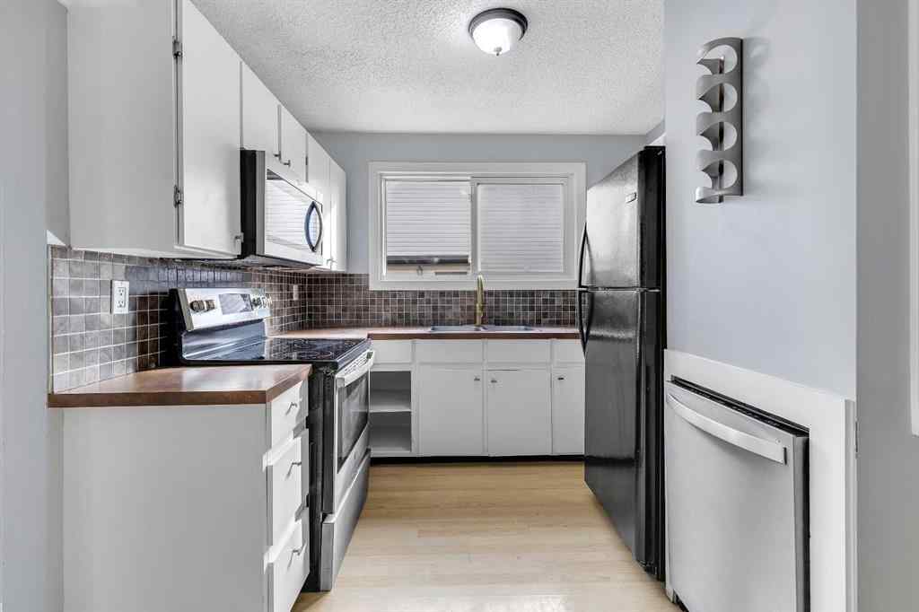 MLS® A2263459 - 164 Deerview Way SE in Deer Ridge Calgary, Residential