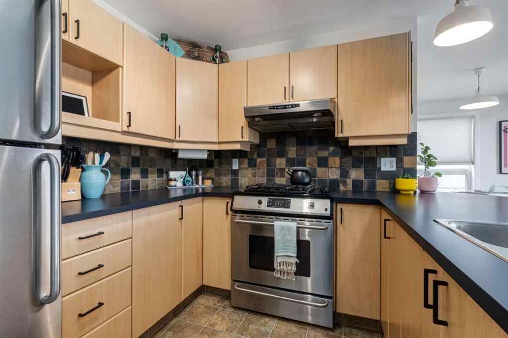 MLS® A2263461 - Unit #305 603 7 Avenue NE in Renfrew Calgary, Residential