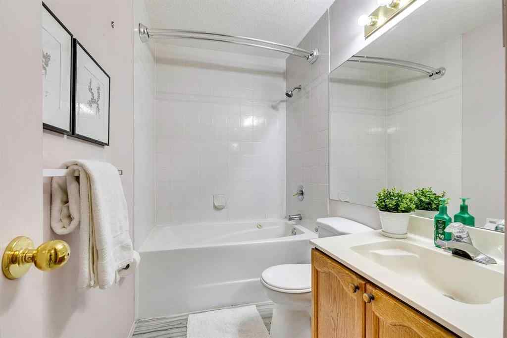 MLS® A2263464 - 33 Shawnee View SW in Shawnee Slopes Calgary, Residential