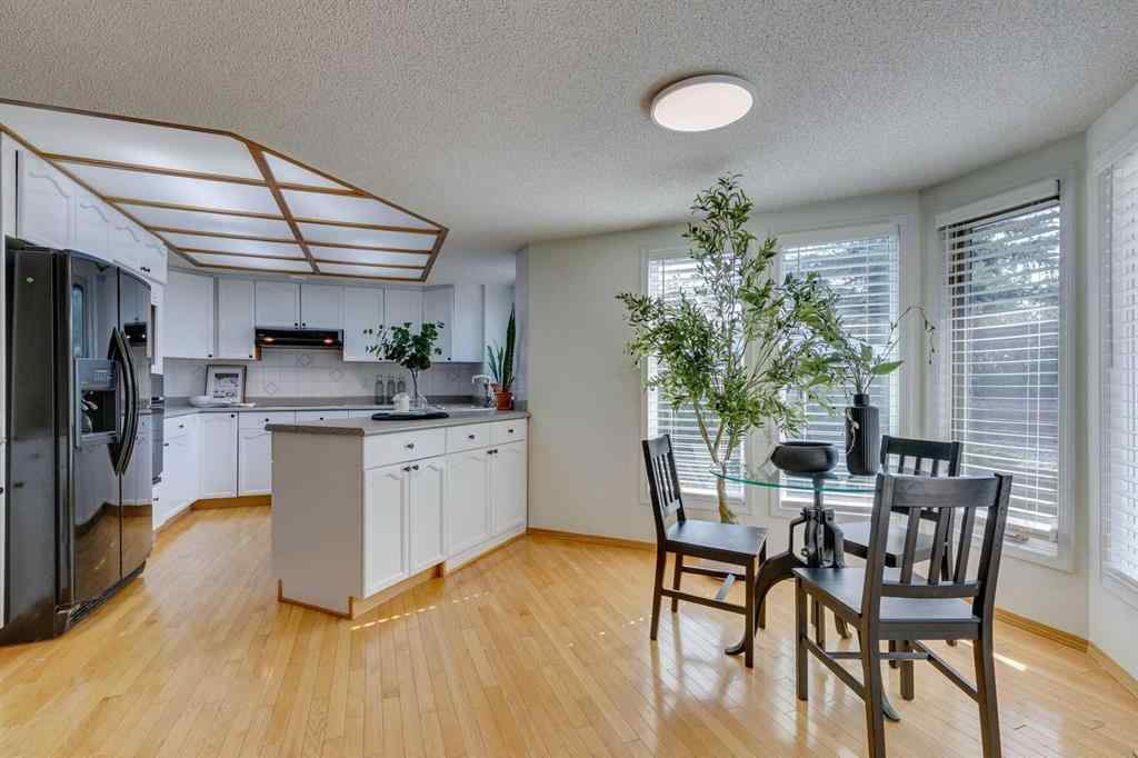 MLS® A2263464 - 33 Shawnee View SW in Shawnee Slopes Calgary, Residential