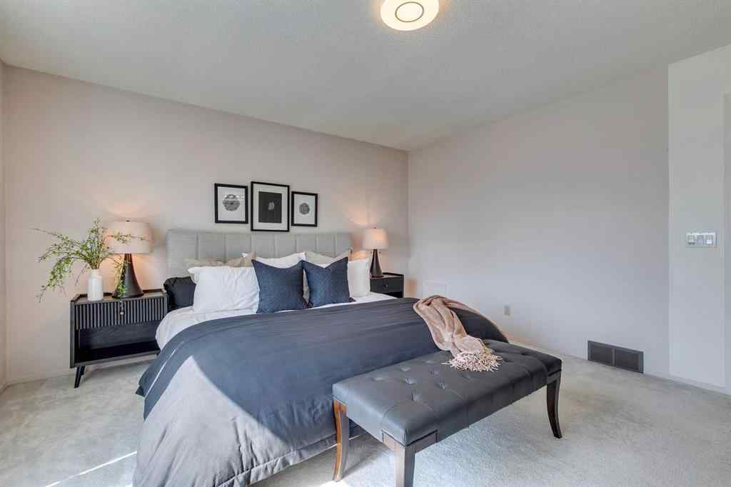 MLS® A2263464 - 33 Shawnee View SW in Shawnee Slopes Calgary, Residential