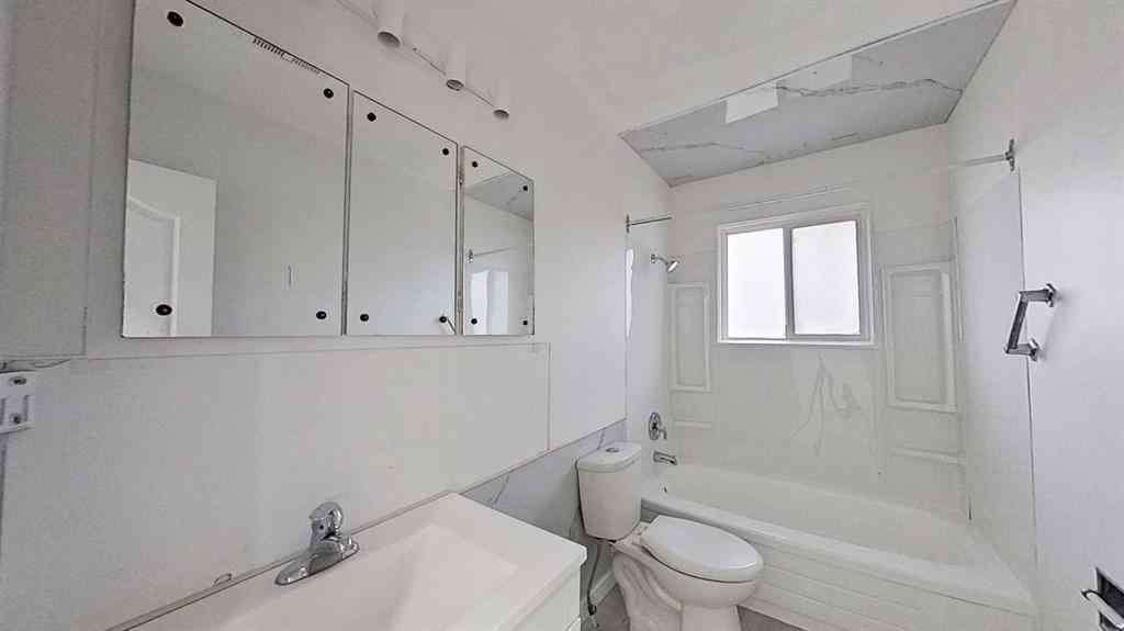 MLS® A2263468 - 4609 52 Street  in NONE Olds, Residential