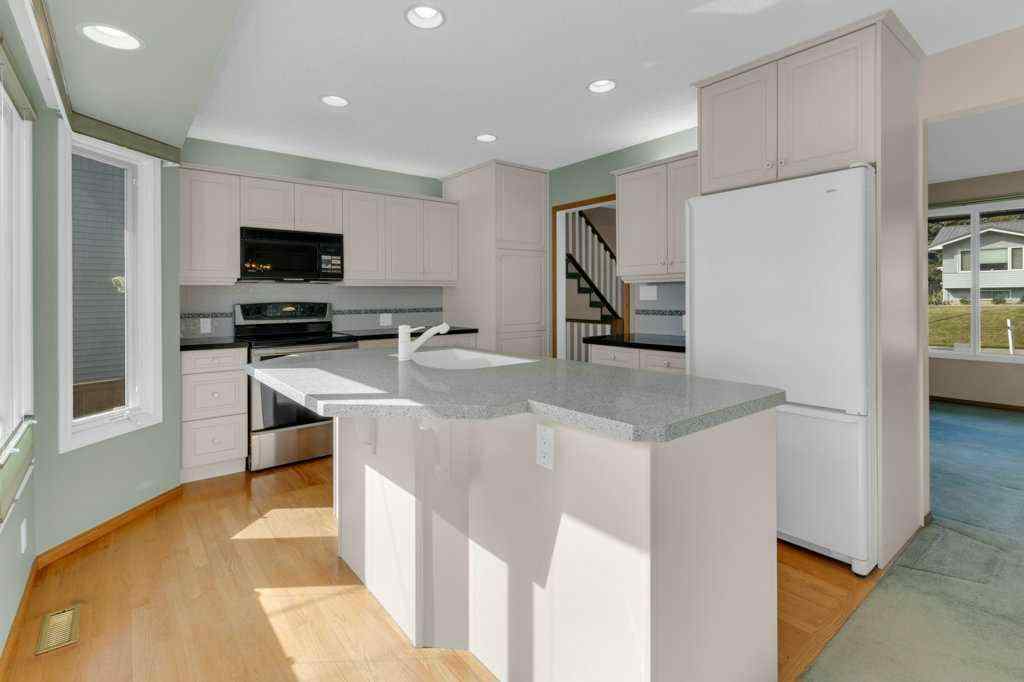 MLS® A2263488 - 4808 Nordegg Crescent NW in North Haven Calgary, Residential