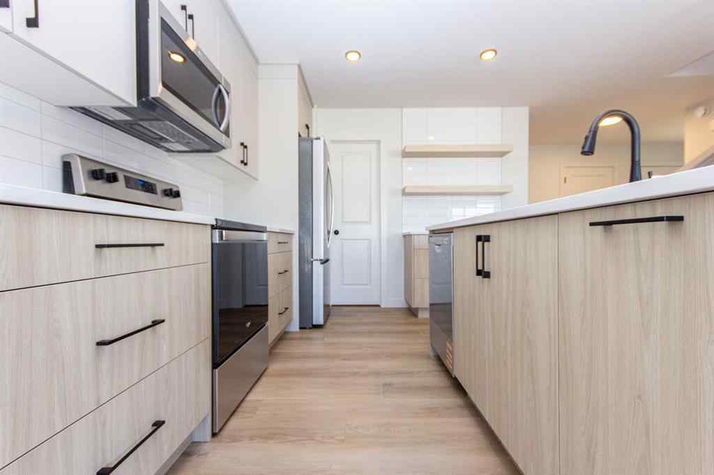 MLS® A2263509 - 256 Augustus Way  in Palisades Penhold, Residential