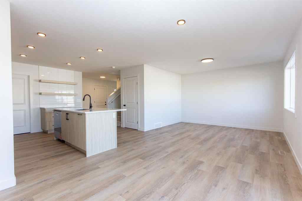 MLS® A2263509 - 256 Augustus Way  in Palisades Penhold, Residential