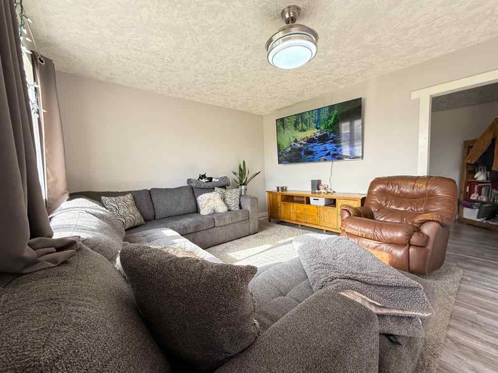 MLS® A2263512 - 4712 52nd Avenue   in NONE High Prairie, Residential