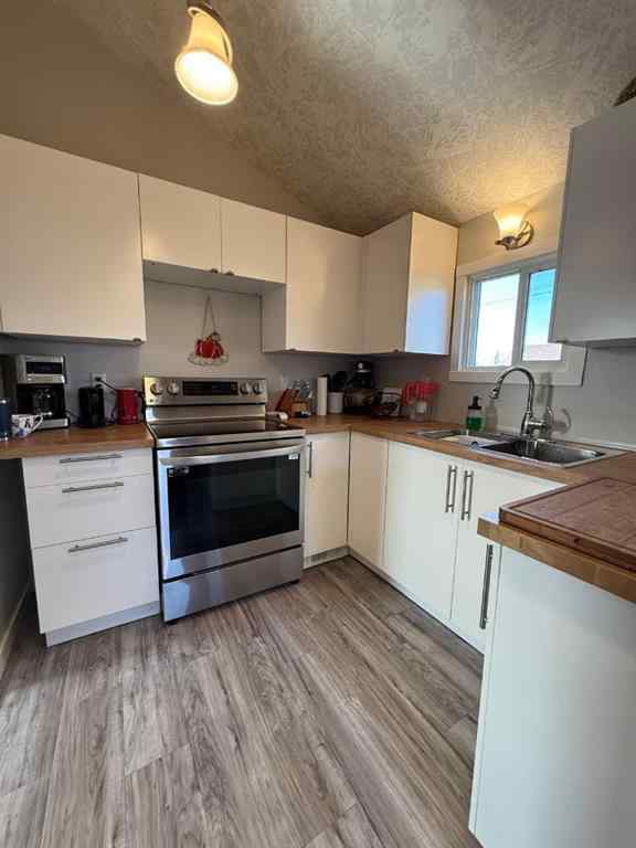 MLS® A2263512 - 4712 52nd Avenue   in NONE High Prairie, Residential