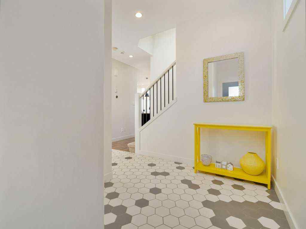 MLS® A2263516 - 660 Aquitania Boulevard W in Garry Station Lethbridge, Residential