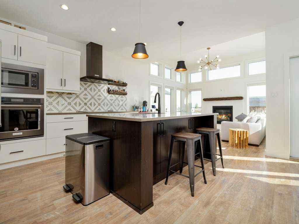 MLS® A2263516 - 660 Aquitania Boulevard W in Garry Station Lethbridge, Residential