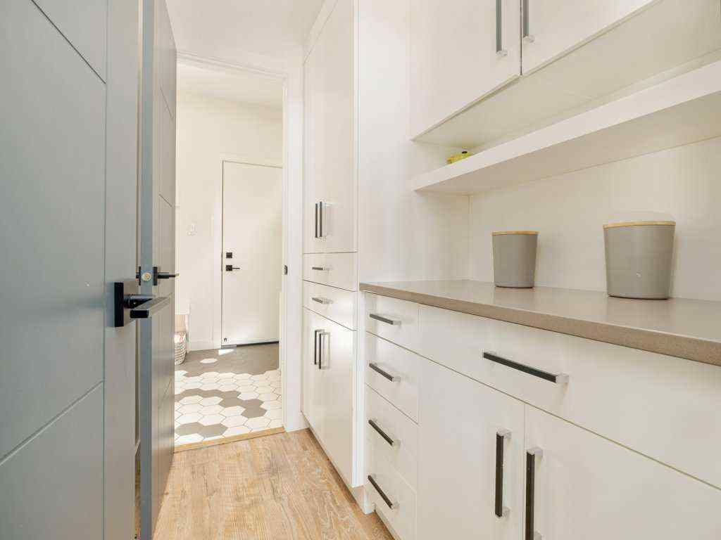 MLS® A2263516 - 660 Aquitania Boulevard W in Garry Station Lethbridge, Residential