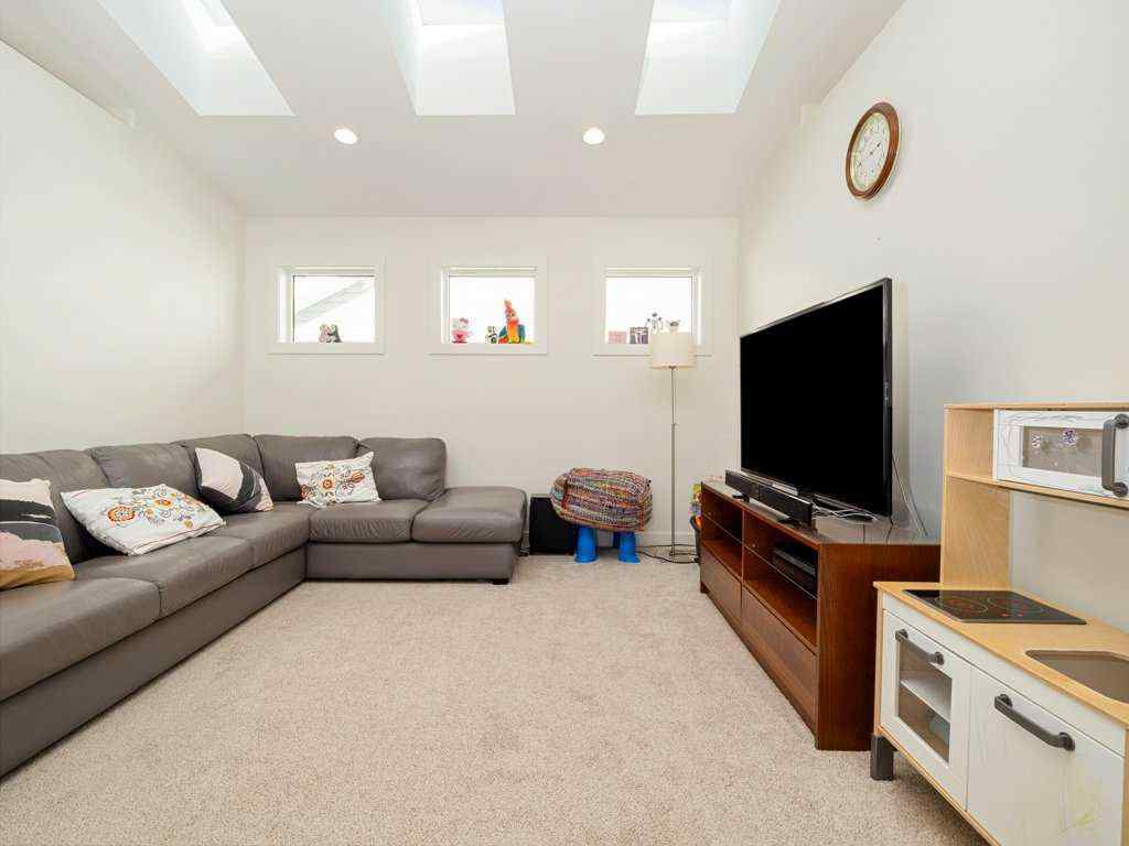 MLS® A2263516 - 660 Aquitania Boulevard W in Garry Station Lethbridge, Residential