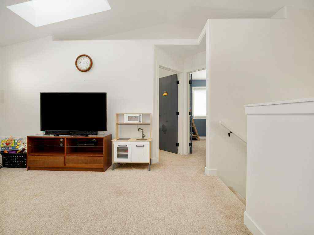 MLS® A2263516 - 660 Aquitania Boulevard W in Garry Station Lethbridge, Residential