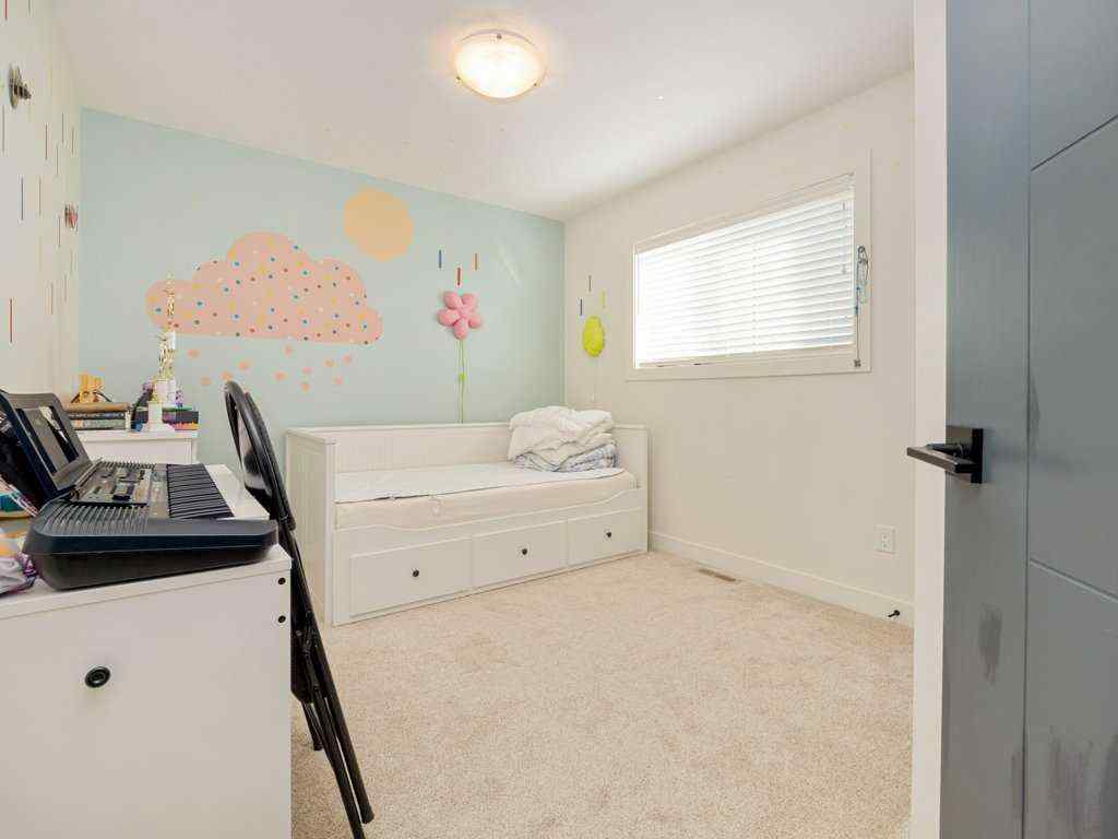 MLS® A2263516 - 660 Aquitania Boulevard W in Garry Station Lethbridge, Residential