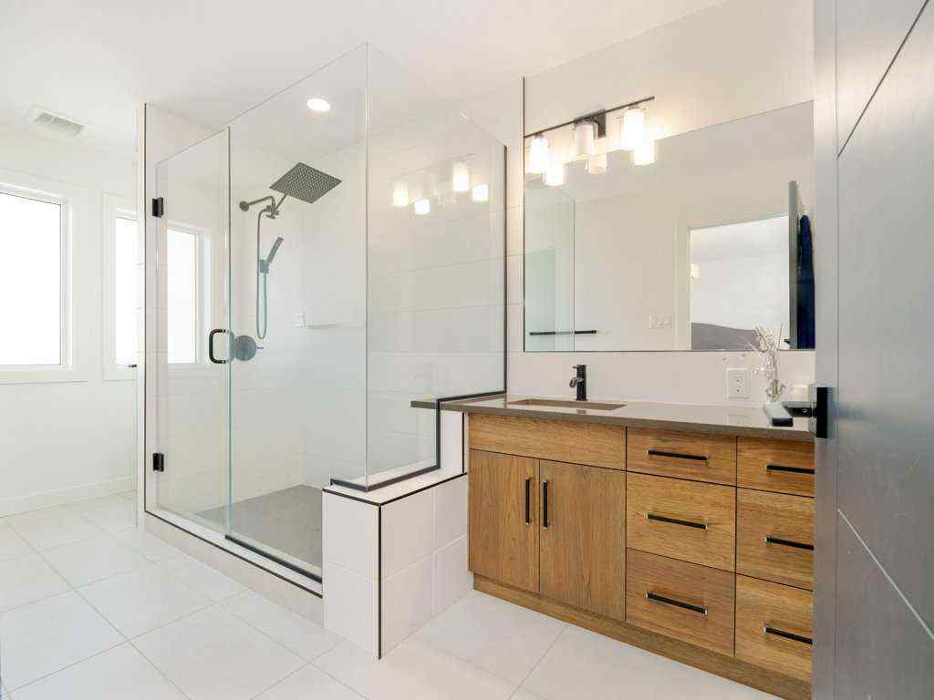 MLS® A2263516 - 660 Aquitania Boulevard W in Garry Station Lethbridge, Residential