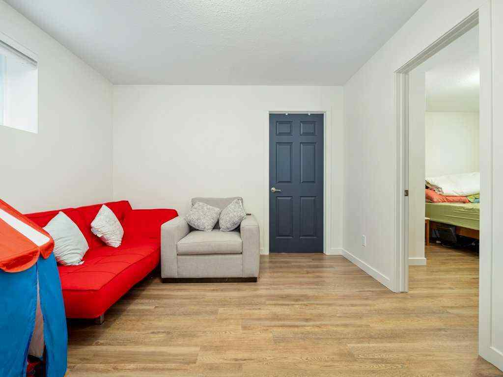 MLS® A2263516 - 660 Aquitania Boulevard W in Garry Station Lethbridge, Residential