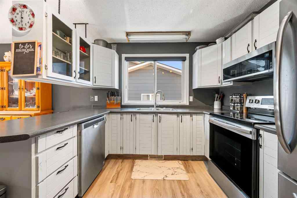 MLS® A2263517 - 5805 29 Street  in Steele Heights Lloydminster, Residential