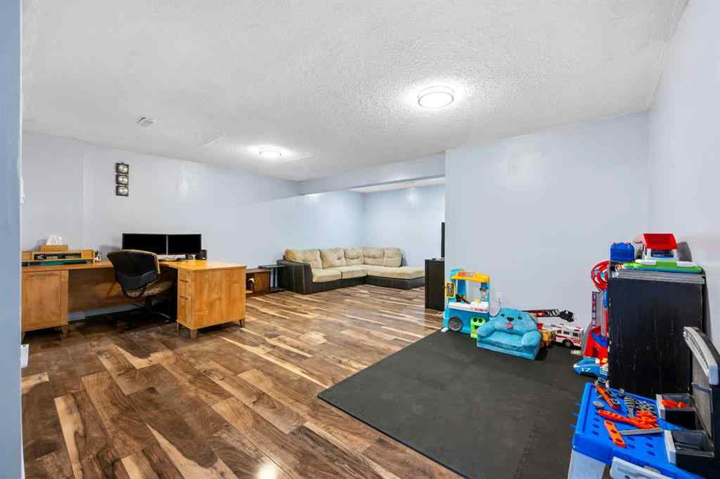 MLS® A2263517 - 5805 29 Street  in Steele Heights Lloydminster, Residential