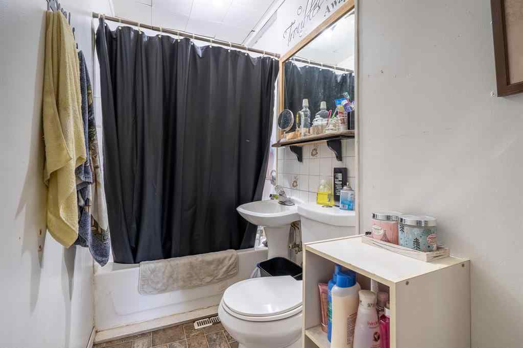 MLS® A2263520 - 4801 46 Street  in Central Business District Lloydminster, Residential