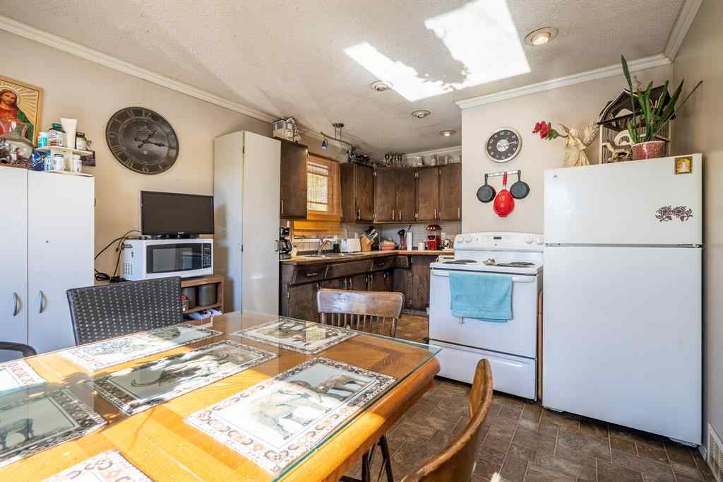 MLS® A2263520 - 4801 46 Street  in Central Business District Lloydminster, Residential