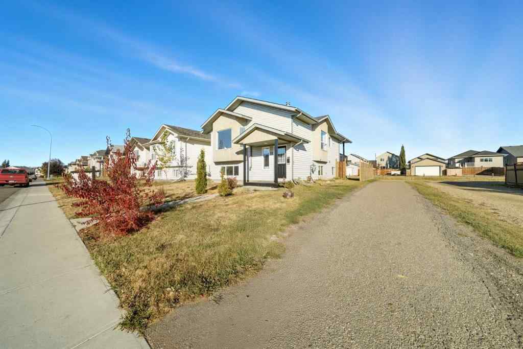 MLS® A2263522 - 32 Hunter Road  in Hewlett Park Sylvan Lake, Residential
