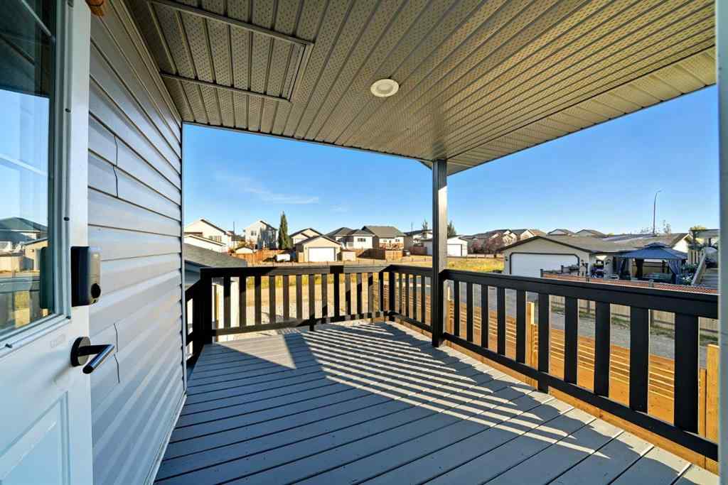 MLS® A2263522 - 32 Hunter Road  in Hewlett Park Sylvan Lake, Residential
