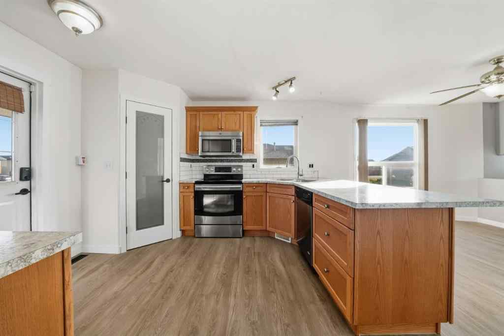 MLS® A2263522 - 32 Hunter Road  in Hewlett Park Sylvan Lake, Residential