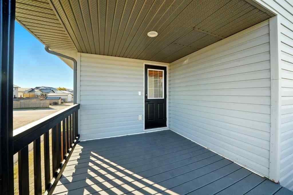MLS® A2263522 - 32 Hunter Road  in Hewlett Park Sylvan Lake, Residential