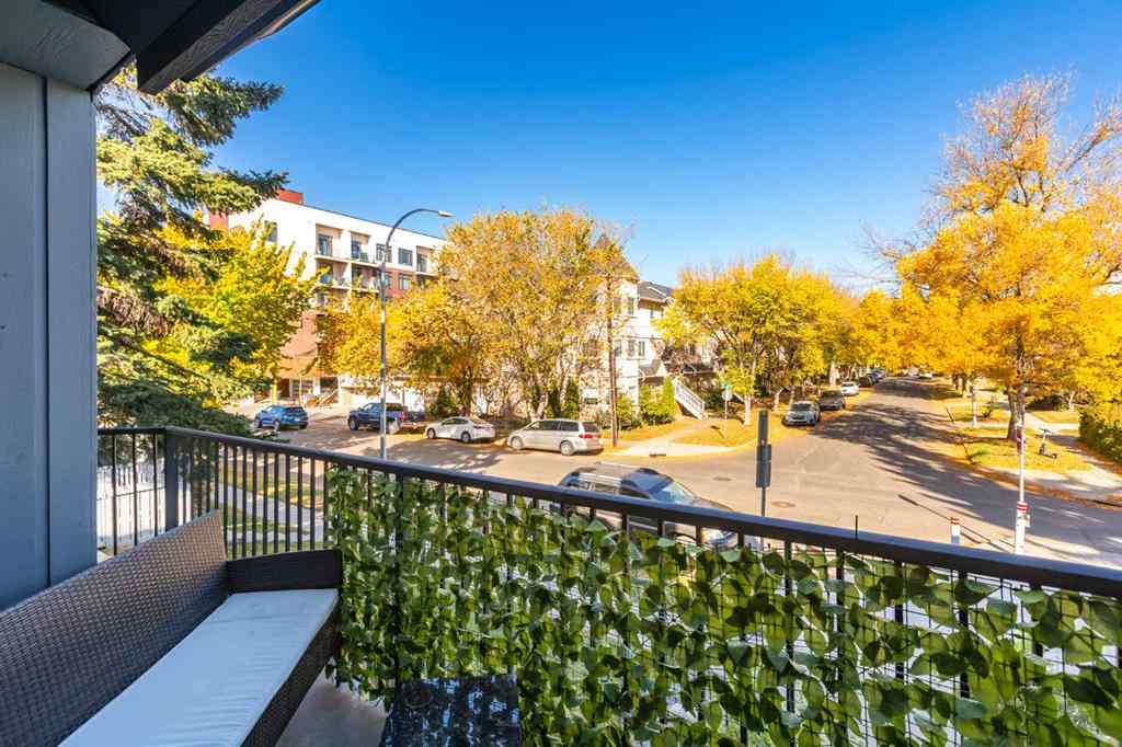MLS® A2263530 - Unit #1 123 13 Avenue NE in Crescent Heights Calgary, Residential