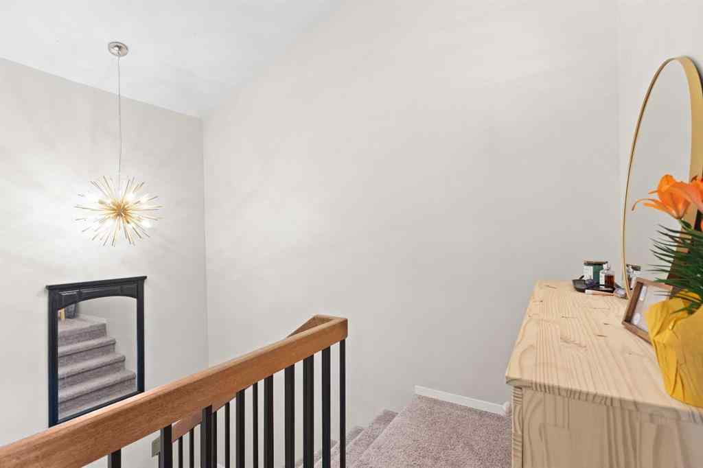 MLS® A2263530 - Unit #1 123 13 Avenue NE in Crescent Heights Calgary, Residential