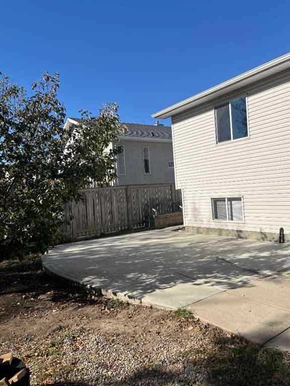 MLS® A2263537 - 64 Ermineview Way N in Uplands Lethbridge, Residential