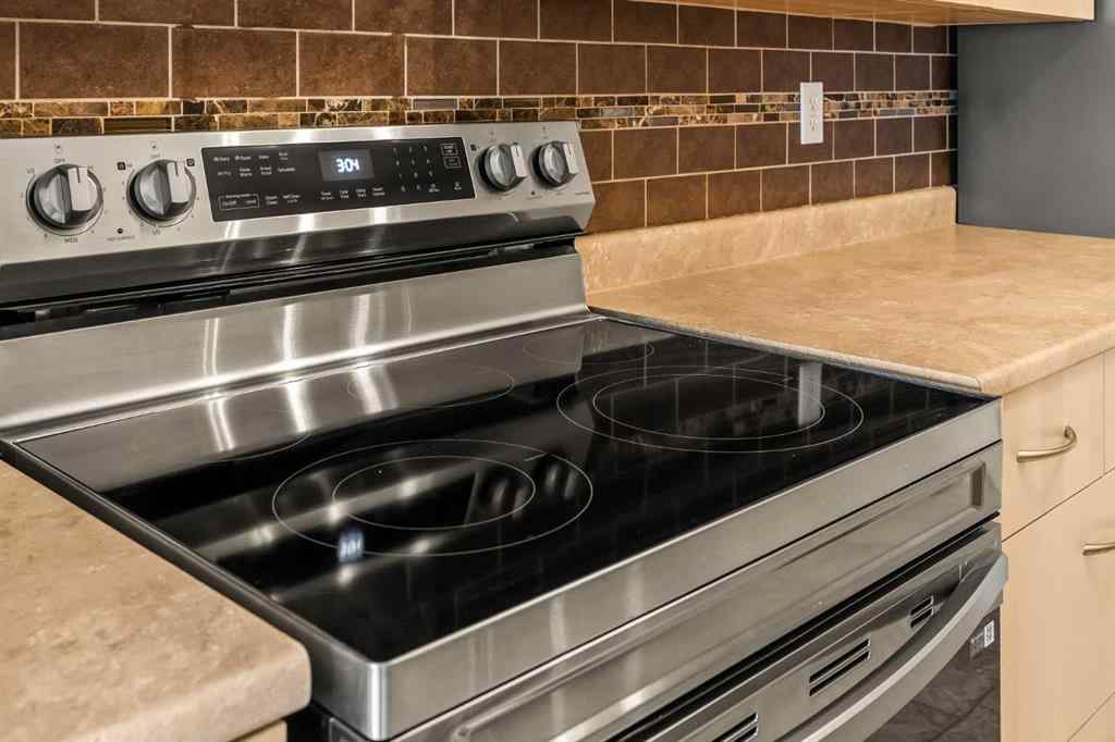 MLS® A2263538 - Unit #3302 80 Glamis Drive SW in Glamorgan Calgary, Residential