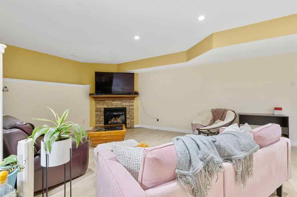 MLS® A2263542 - 79 Harrison Green  in NONE Olds, Residential