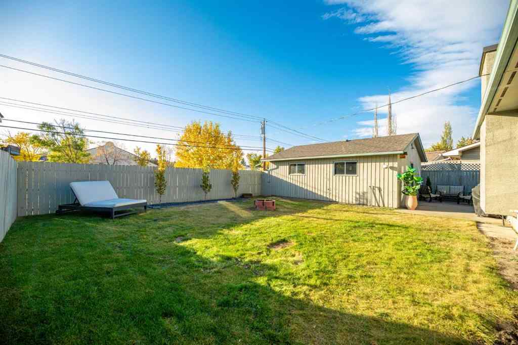 MLS® A2263546 - 12235 Lake Fraser Way SE in Lake Bonavista Calgary, Residential